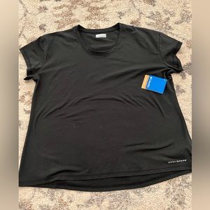 Columbia Women's Sun Trek
T-Shirt -Size XXL